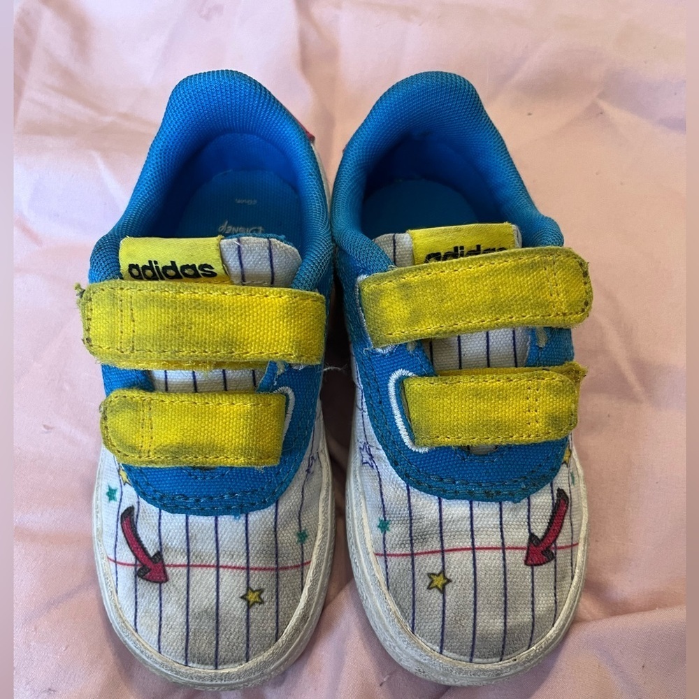 Adorable Disney Mickey Mouse Skateboarding by Adidas Toddler size 7 sneakers